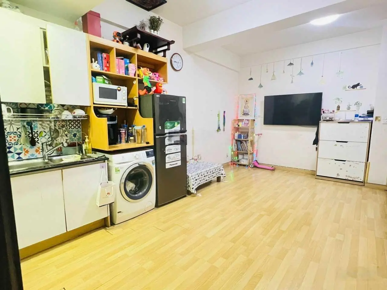 Bán CC Sky9, 50m2 sổ hồng, 2PN, tầng đẹp, view thoáng mát
