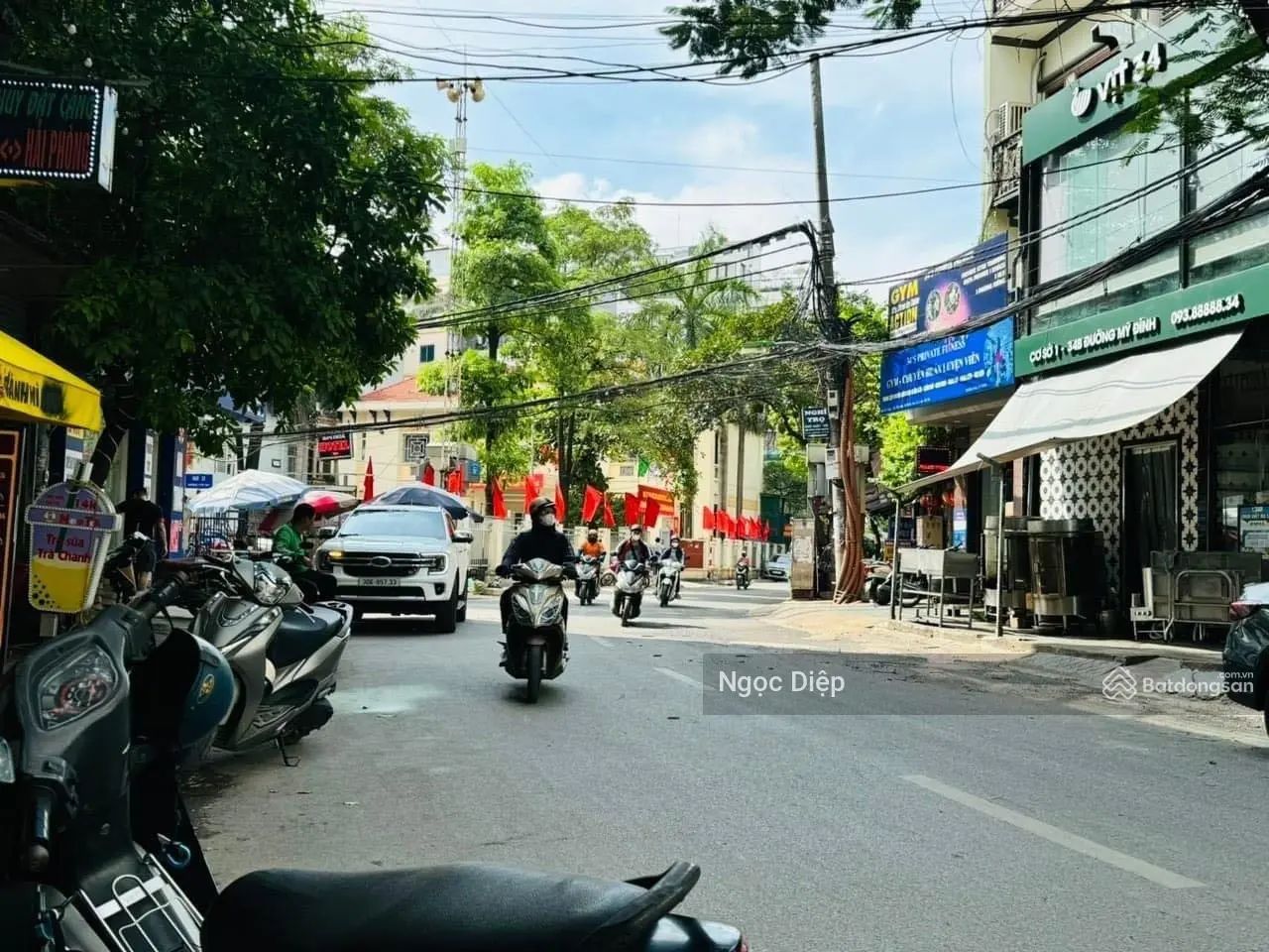 Mặt phố đường Mỹ Đình - lô góc - vỉ hè rộng - 55m2 - kinh doanh siêu đỉnh - giá 15 tỷ: 0945 453 ***