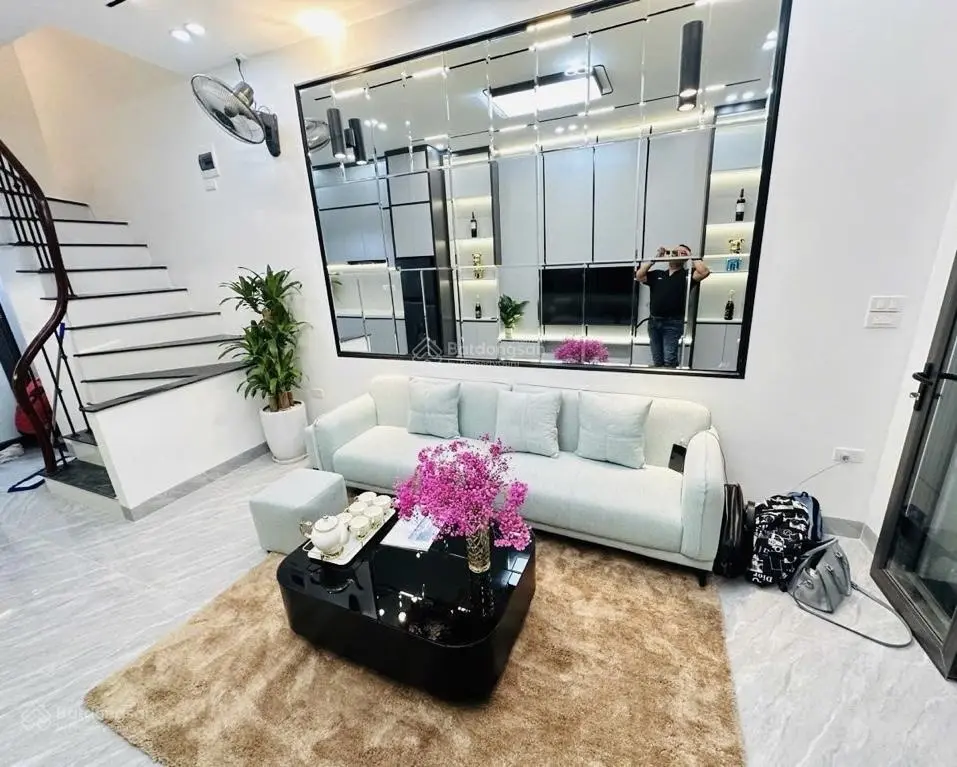 Bán Nhà đẹp Ngay đường Văn Tiến Dũng , 5 tầng 6 phòng , ôtô ngay gần , 5,X Tỷ 0985 387 ***