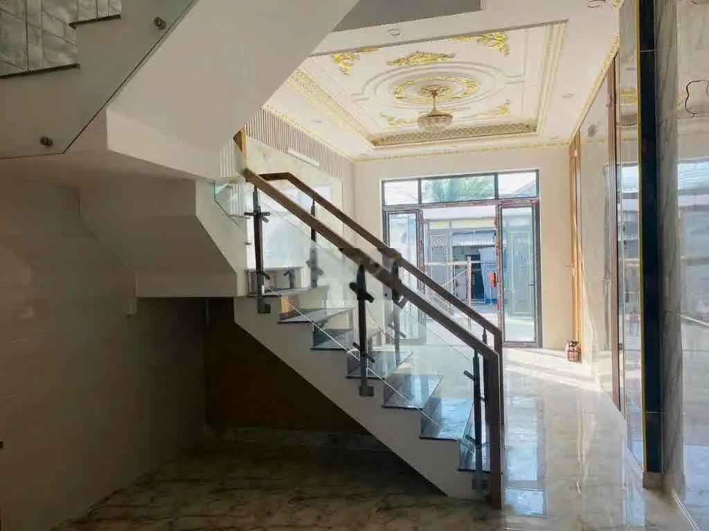 Cần tiền gấp nên bán nhà ở phú giáo còn mới 100m2/giá 1tỷ2