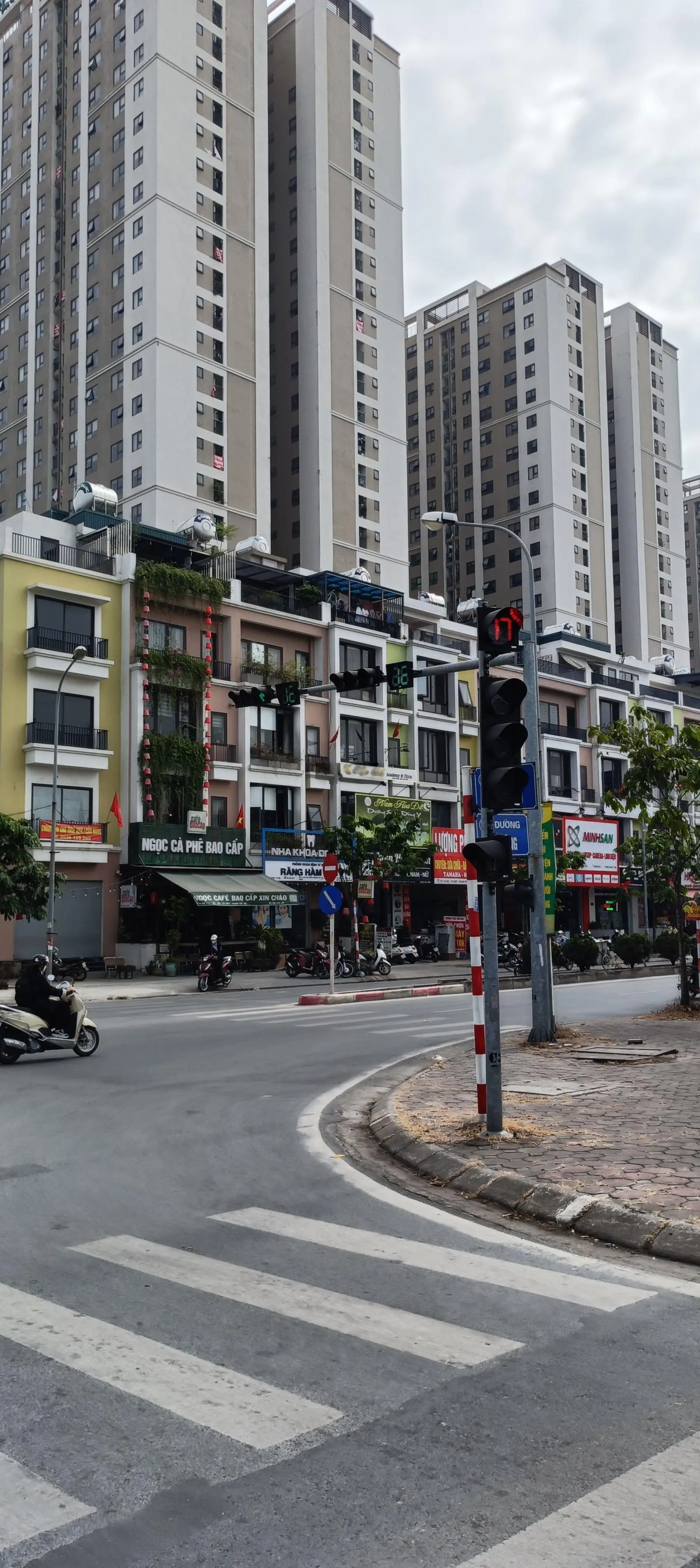 -bán nhà khu đấu giá tứ hiệp, gần trường chu van an, ngô sỹ kiện hàng xóm cc iec dt: 126m/giá 17,5t