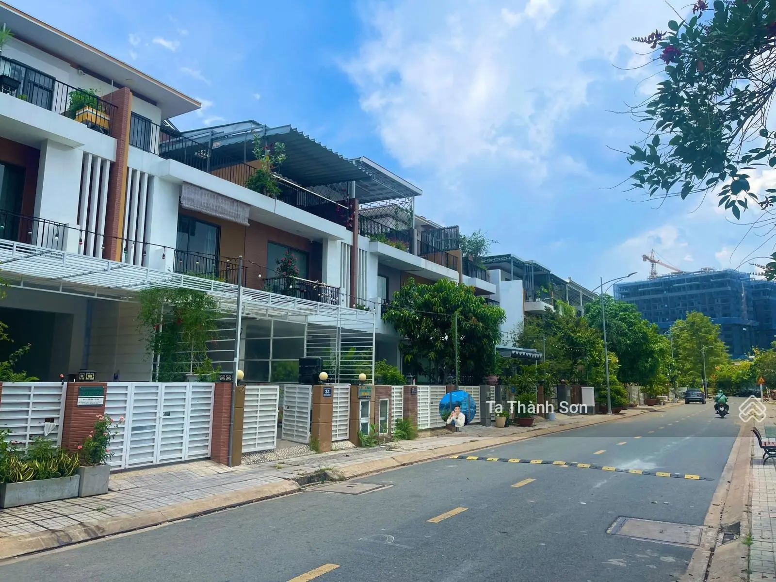 Bán nhà khu Compound Hưng Phú 190m2 full nội thất 8.5x22 19Tỷ nhỉnh bớt lộc