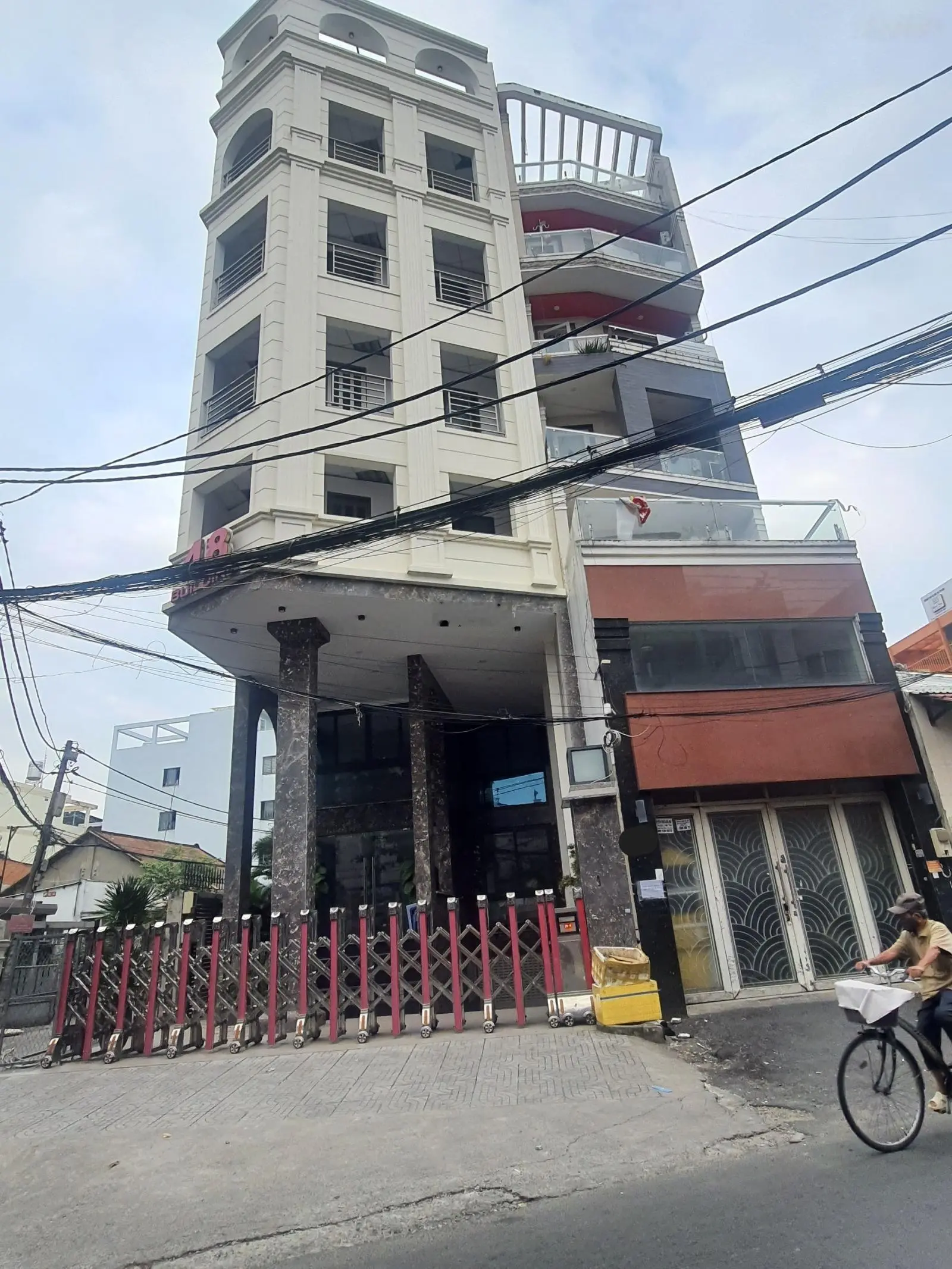 5x19m, xây dựng 7 lầu, HĐ thuê 20tr, Nhà C4 mặt tiền 10m Trần Bình Trọng, gần UBND P5, Giá 16 tỷ