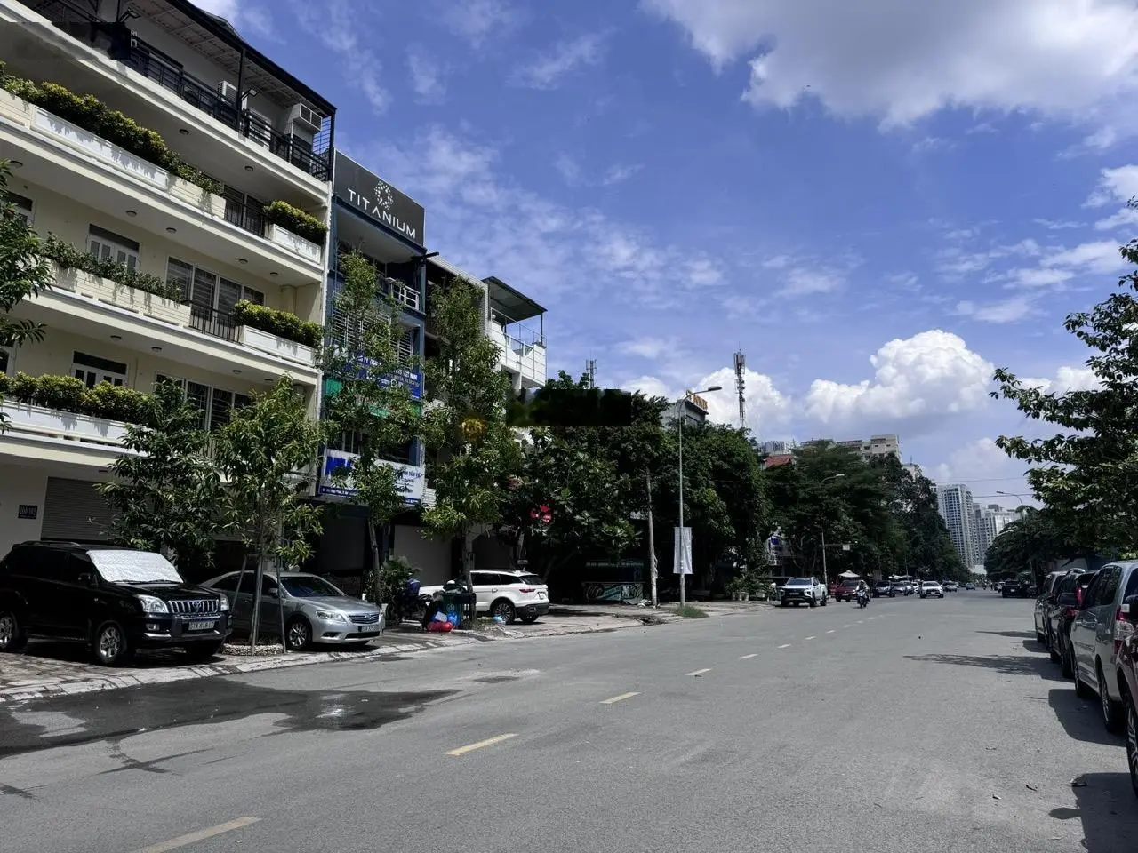 Bán nhà MT kinh doanh Nguyễn Hoàng rộng 40m, Dt: 4x20m cấp 4. Giá: 24.2 tỷ. Lh: 0903398078