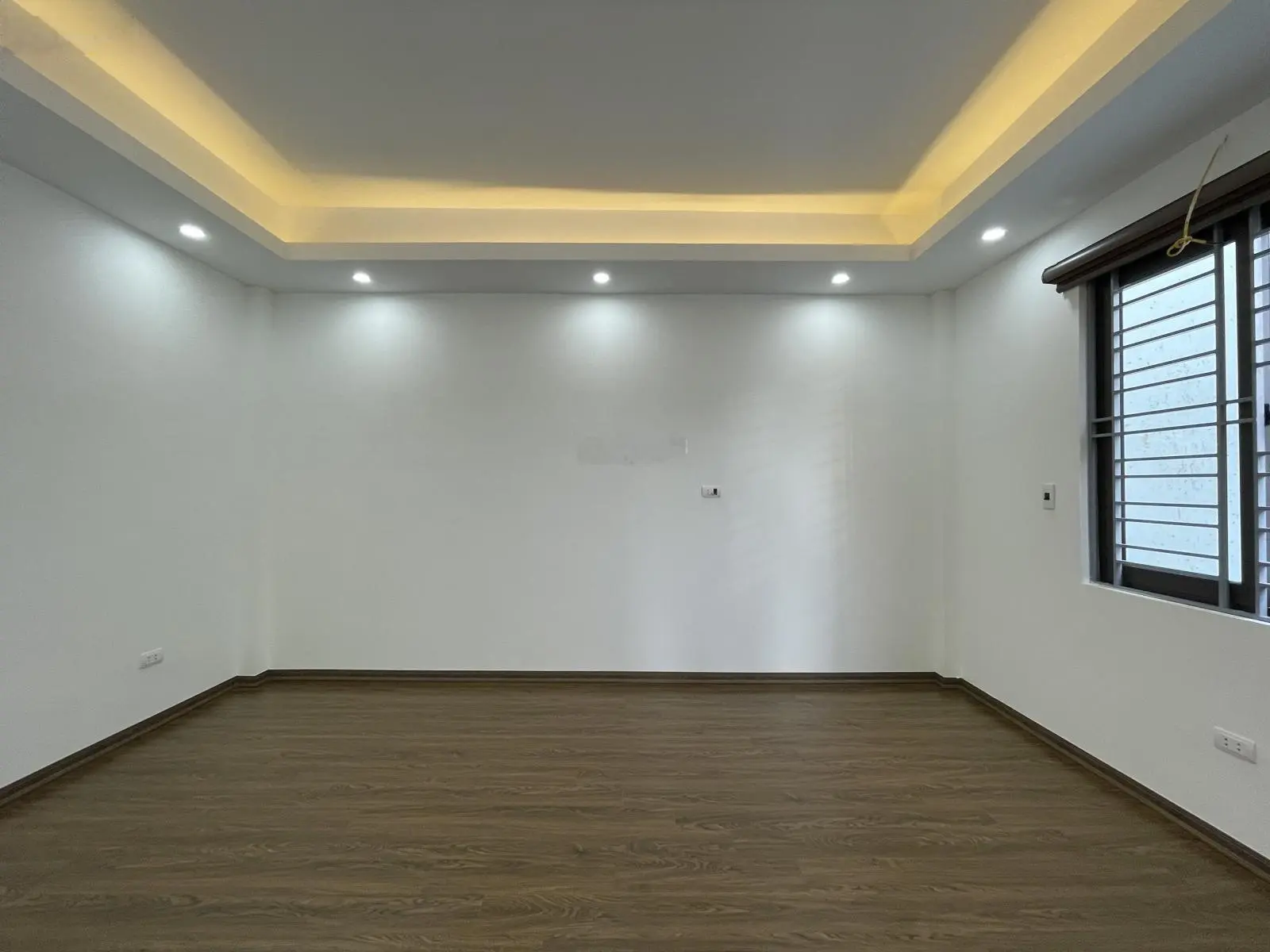 Bán nhà 6 tầng Xuân Phương 35m2 có kinh doanh ô tô 7 chỗ vào, gần chợ trường học, LH: 09419113333