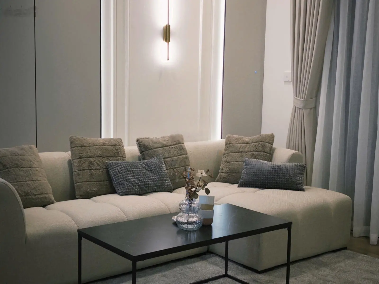 CĂN HOT NHẤT TIMES CITY!!! Căn 2 phòng ngủ 80,4 m2 view nhạc nước lung linh tầng trung full đồ đẹp