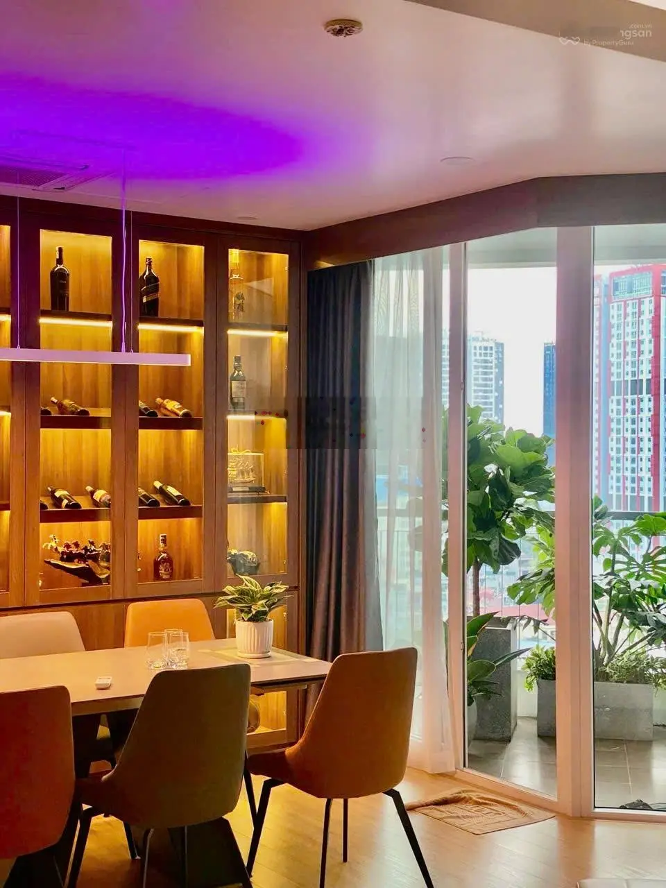 Bán nhanh 3n2vs tầng trung ban công Đông Nam tại 173 Xuân Thủy,dt 110m2, full đồ đẹp LH: 0906 241 ***