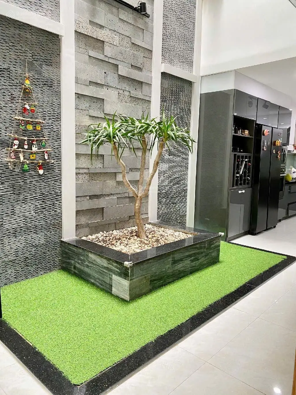 Bán nhà 3 tầng siêu đẹp đường Dương Lâm bên sông Hàn, full nội thất mới xịn giá rẻ bán nhanh