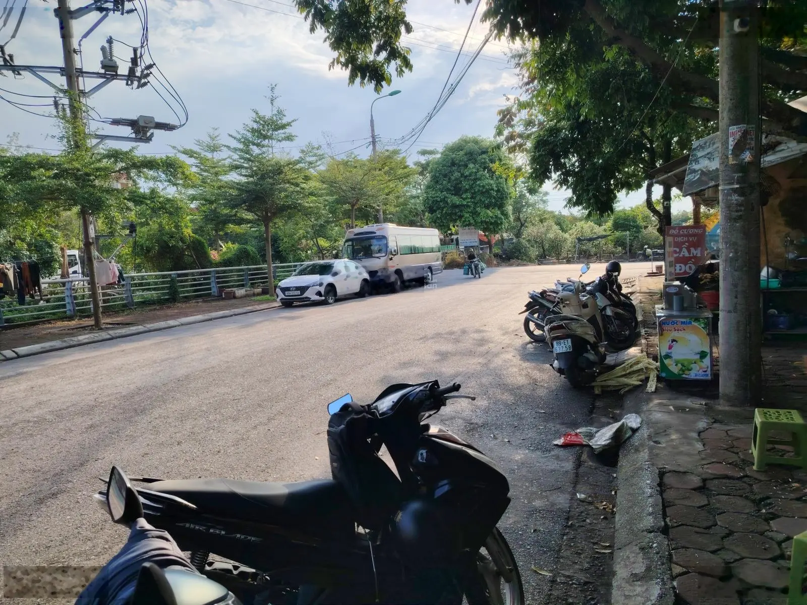 Trung tâm Văn Giang, Lô góc, ngõ 4m, 65m2, Mt 6m, nhỉnh 2 tỷ.