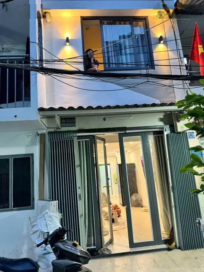 Bán nhà 2 tầng nguyễn tri phương, q.10 chỉ 5,5 tỷ