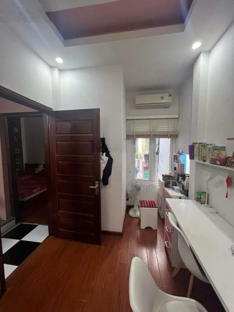 Nhà đẹp TT Hoàn Kiếm - 4 ngủ - full nội thất - sổ nở hậu - gần ô tô giá chỉ 6.35 tỷ