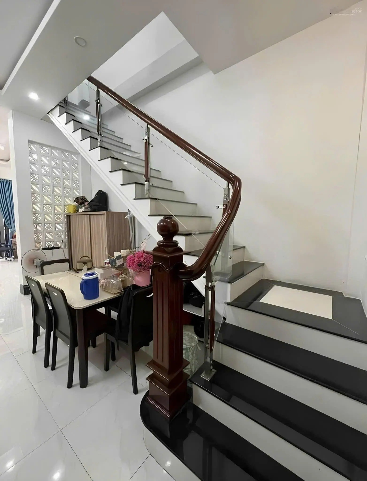 Gia đình tôi cần bán gấp căn nhà mặt tiền, đường Đinh Đức Thiện, chợ Bình Chánh, huyện Bình Chánh