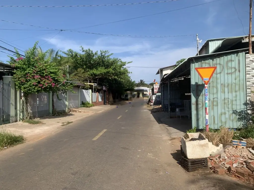 Cần ra lô đất 1.400m2 ở Hoà Long gần đường Hương Lộ 2 to BR_VT