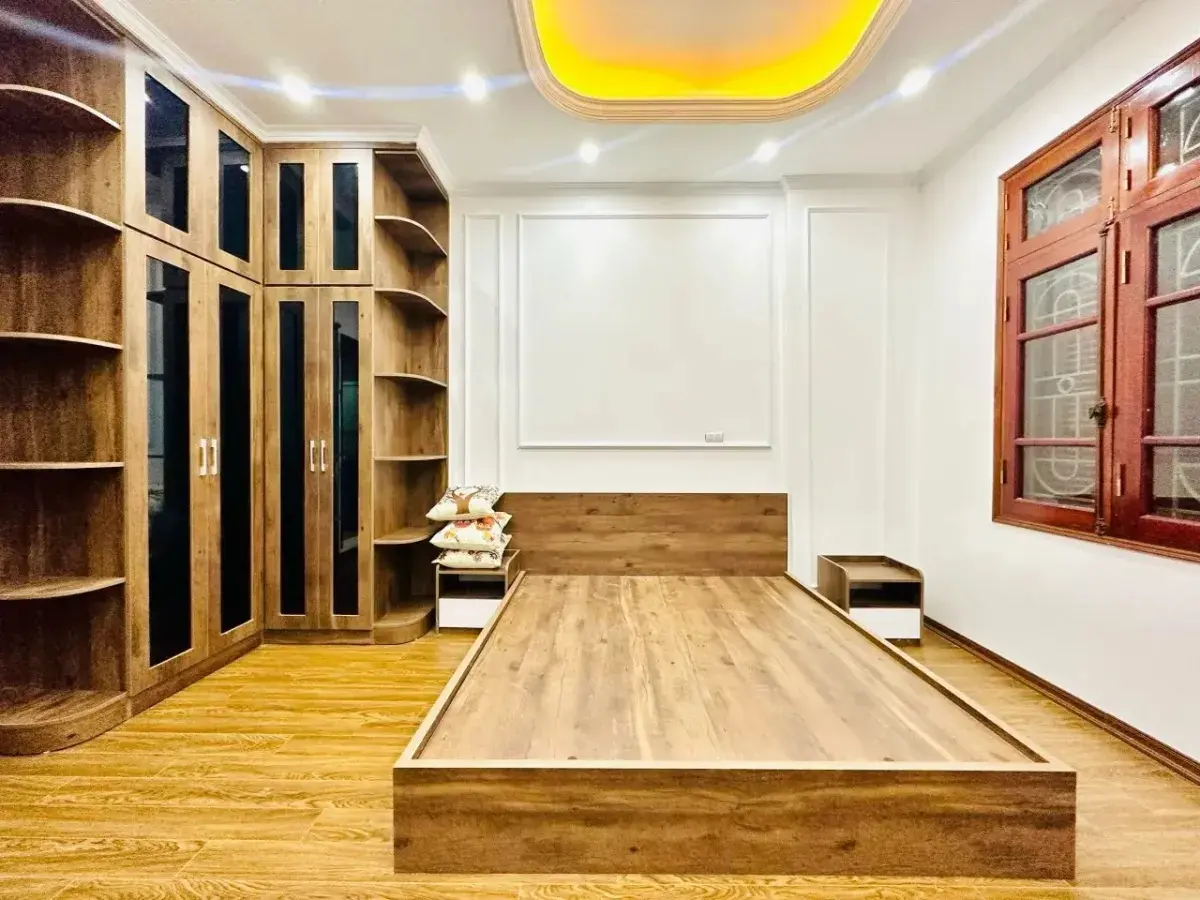 Bán nhà Hào Nam 35m, 6T, MT4,2m. Nhà đẹp, full nội thất. Ngõ rộng, gần phố.Giá 6.7tỷ. LH 0946 387 ***