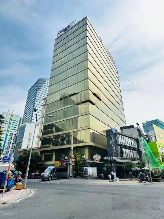 Bán nhà mặt tiền Giải Phóng P4 Tân Bình, DT: 5x15m, hầm 7 tầng thang máy, giá 21,5tỷ, LH 0901 311 ***