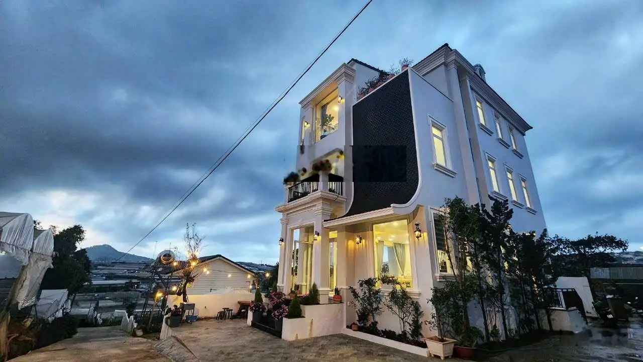 Villa sân vườn góc 2MT Trịnh Hoài Đức P11 200m2 3 tầng khai thác 80 - 100tr/tháng view thoáng đẹp