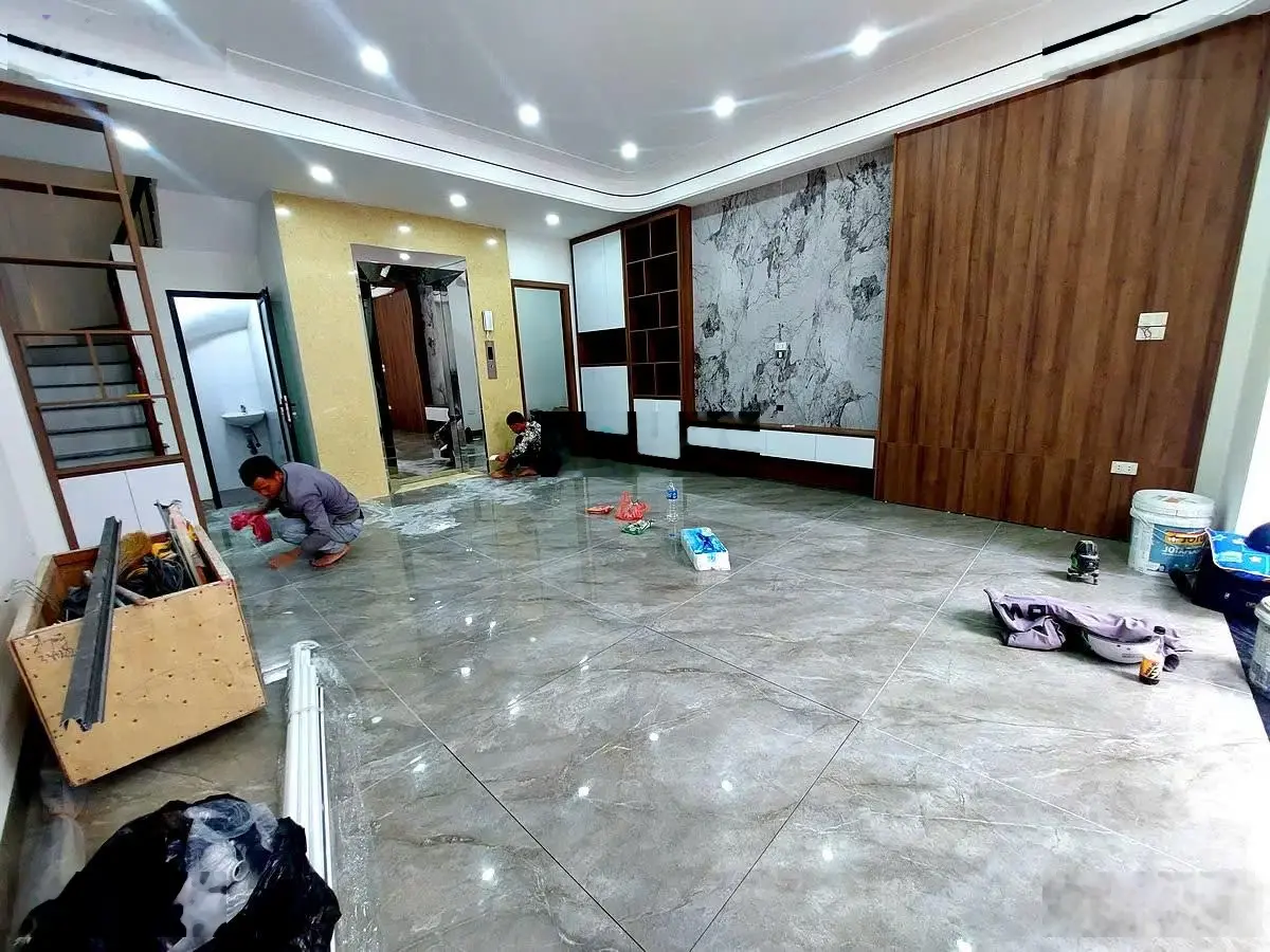 Cần bán nhà phố Đàm Quang Trung Long Biên 47m2 6 tầng thang máy, ngõ ô tô qua 9,5 tỷ