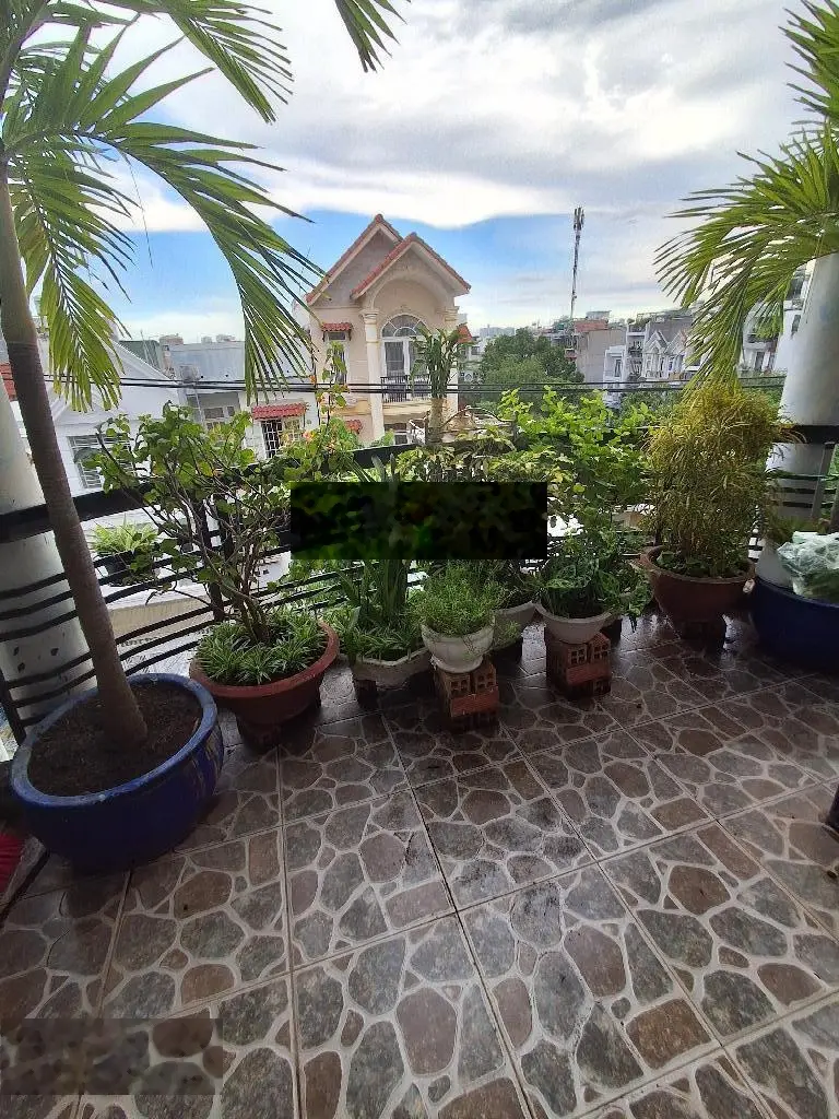 Nhà 2 lầu, ST 4*14m, 8 tỷ, giá TL, mặt tiền đường Huỳnh Thị Đồng, TT Nhà Bè, sổ hồng