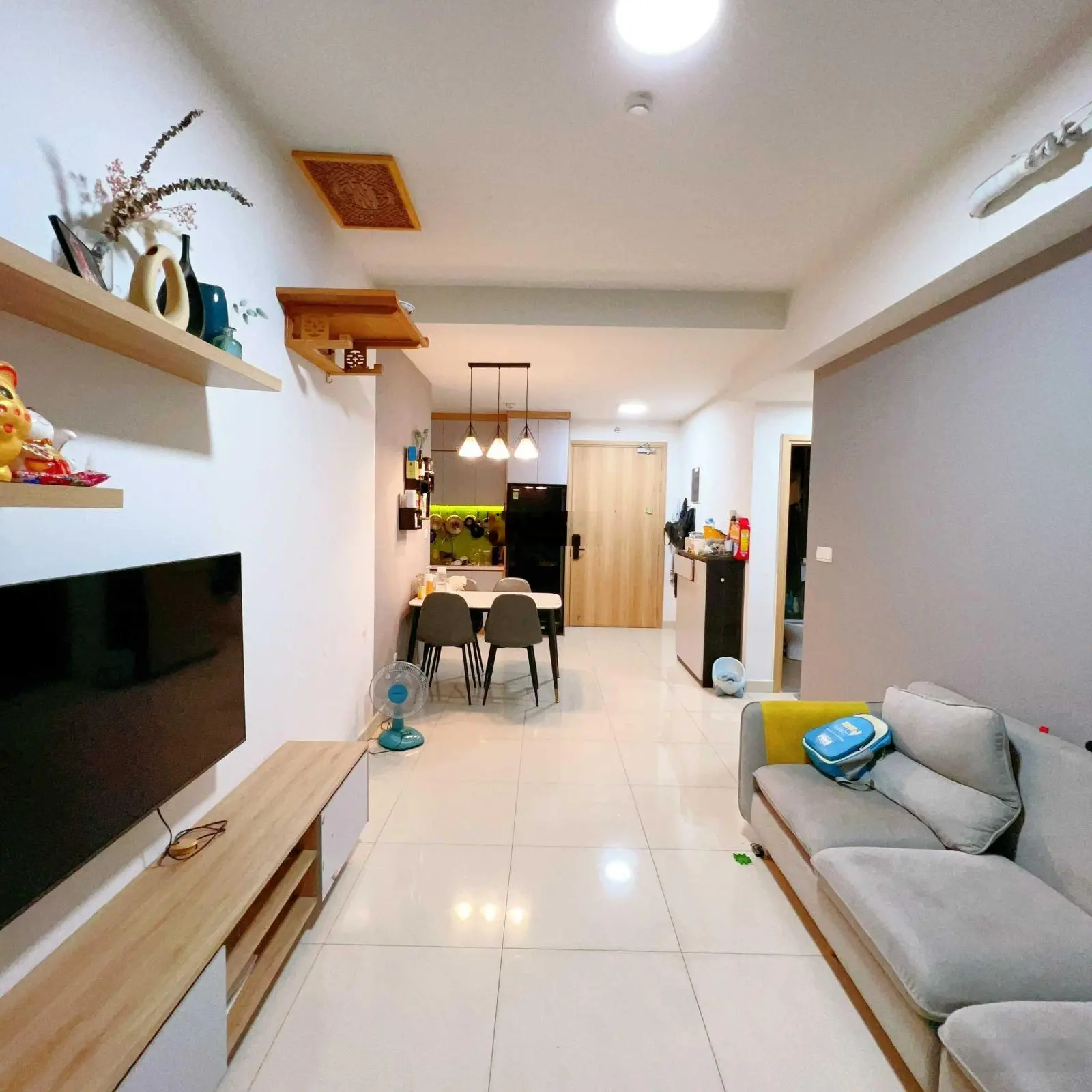 Bán gấp căn Emerald 63m2 - 2PN - 1WC giá 3.5 tỷ bao hết phí thuế. Còn thương lượng