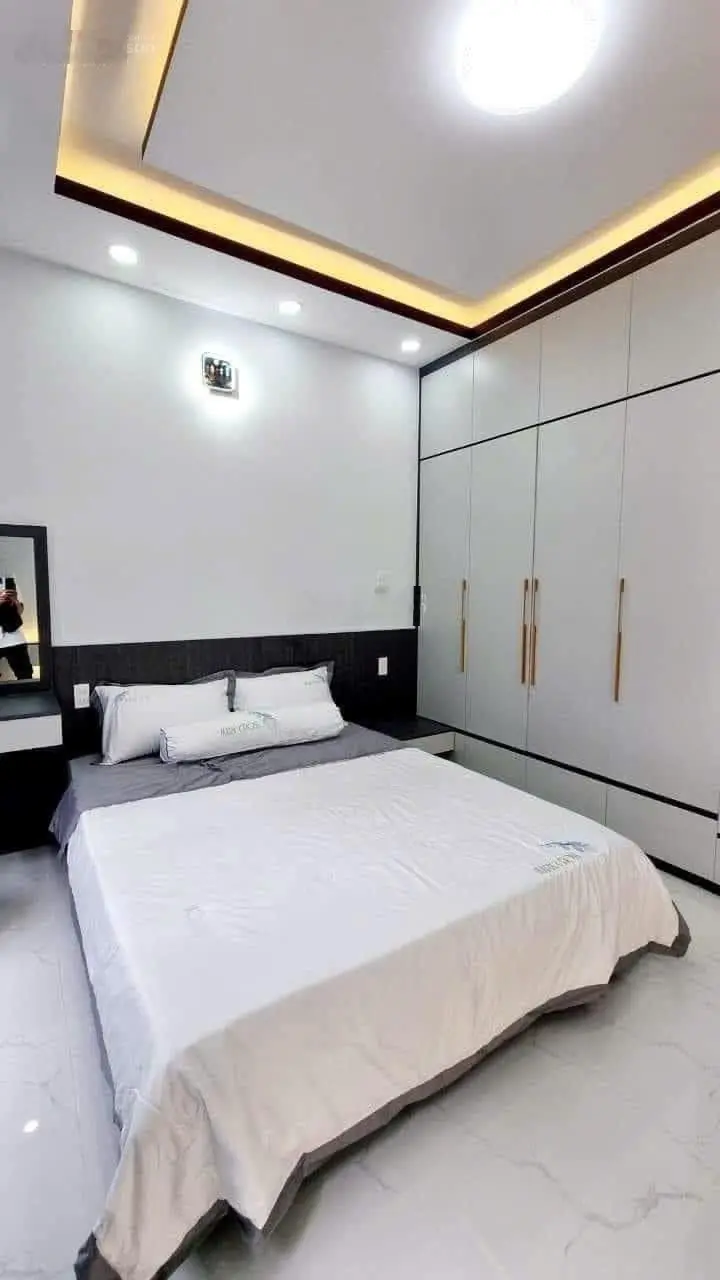 Dọn về quê sinh sống bán nhà Hẻm xe hơi Nhất Chi Mai Tân Bình. Giá chỉ 3tỷ9, diện tích 58m2