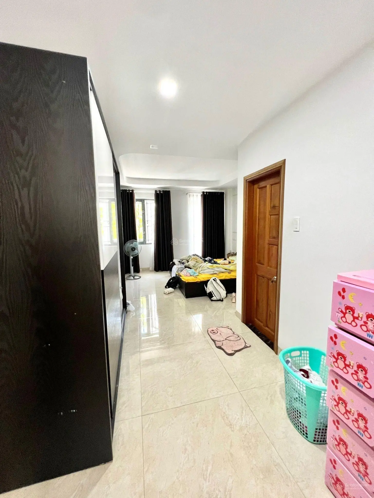 Bán nhà 4 tầng mặt tiền đường Hồng Bàng nội thất đẹp, có thang máy