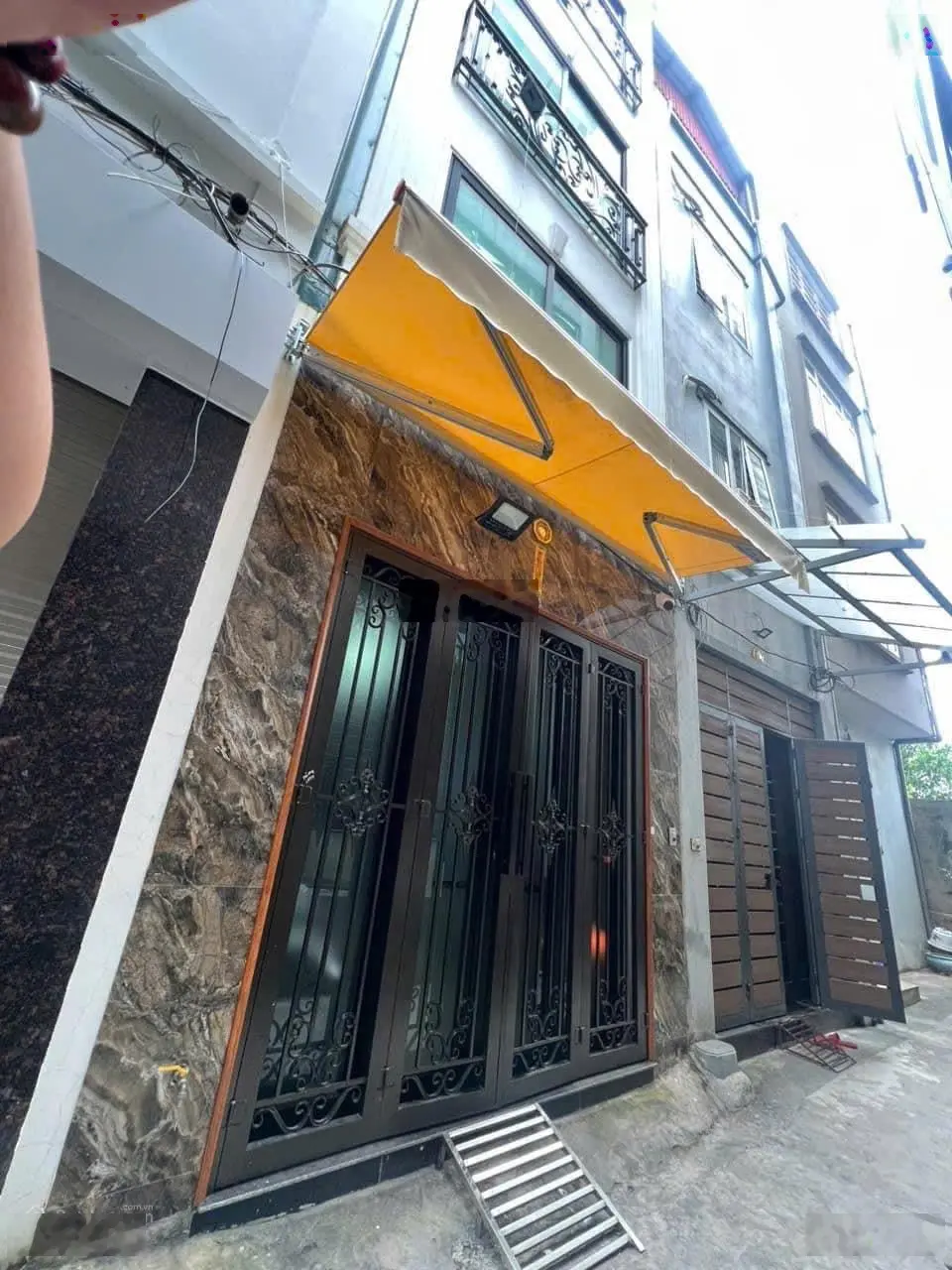 Nhà đẹp ô cách 30m ra ô tô dân xây 3 ngủ vị trí đẹp tiện ích hiếm sổ đỏ pháp lý chuẩn
