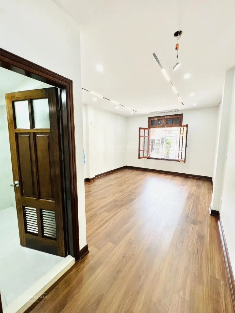 Nhà Mới Vĩnh Hưng- Hoàng Mai( 5 tầng, 3 ngủ rộng, đủ công năng, sổ đỏ nở hậu)