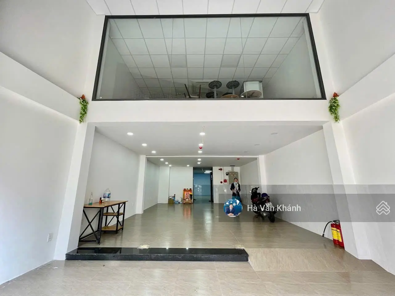 Bán gấp nhà gần mặt tiền Lê Quang Định ngang 10x22m vuông vức giá chỉ 40 tỷ