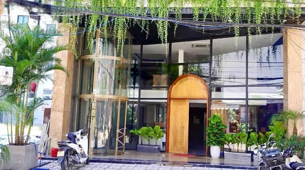 Bán tòa nhà Vip nhất nhì khu phố biển An thượng mặt tiền 9m có 14 phòng cho thuê.