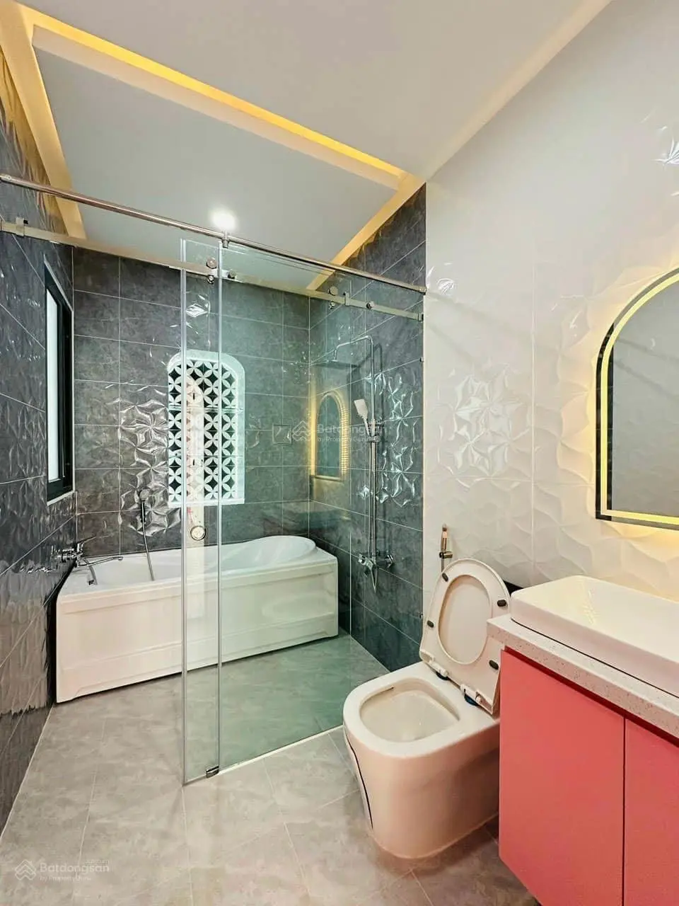 Bán lỗ bán gấp nhà hẻm xe hơi Tân Canh, Phường 1, Tân Bình. Giá chỉ 3,89 tỷ. 60m2. 0906 806 *** Ngân
