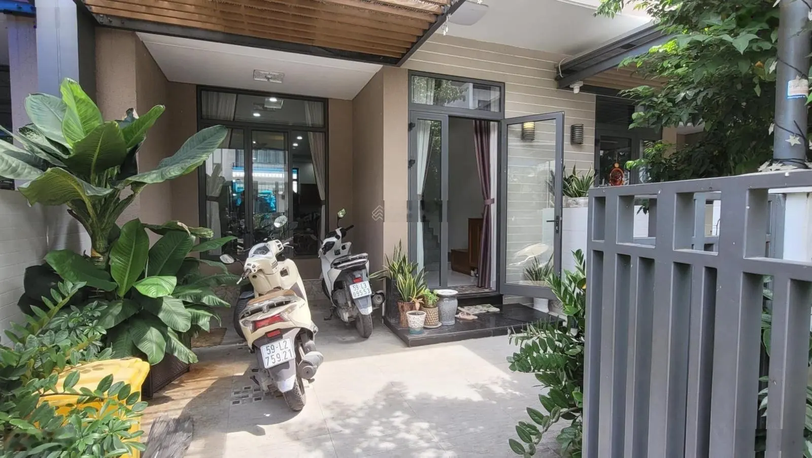 Bán biệt thự dự án LaviLa Nhà Bè giáp sông full nội thất giá 11,7 tỷ