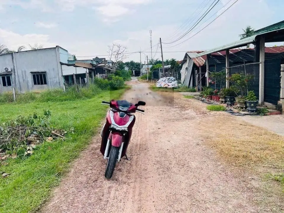 Bán gấp lô đất 200m2 khu phố Gia Huỳnh, thị xã Trảng Bàng, giá 600 triệu.