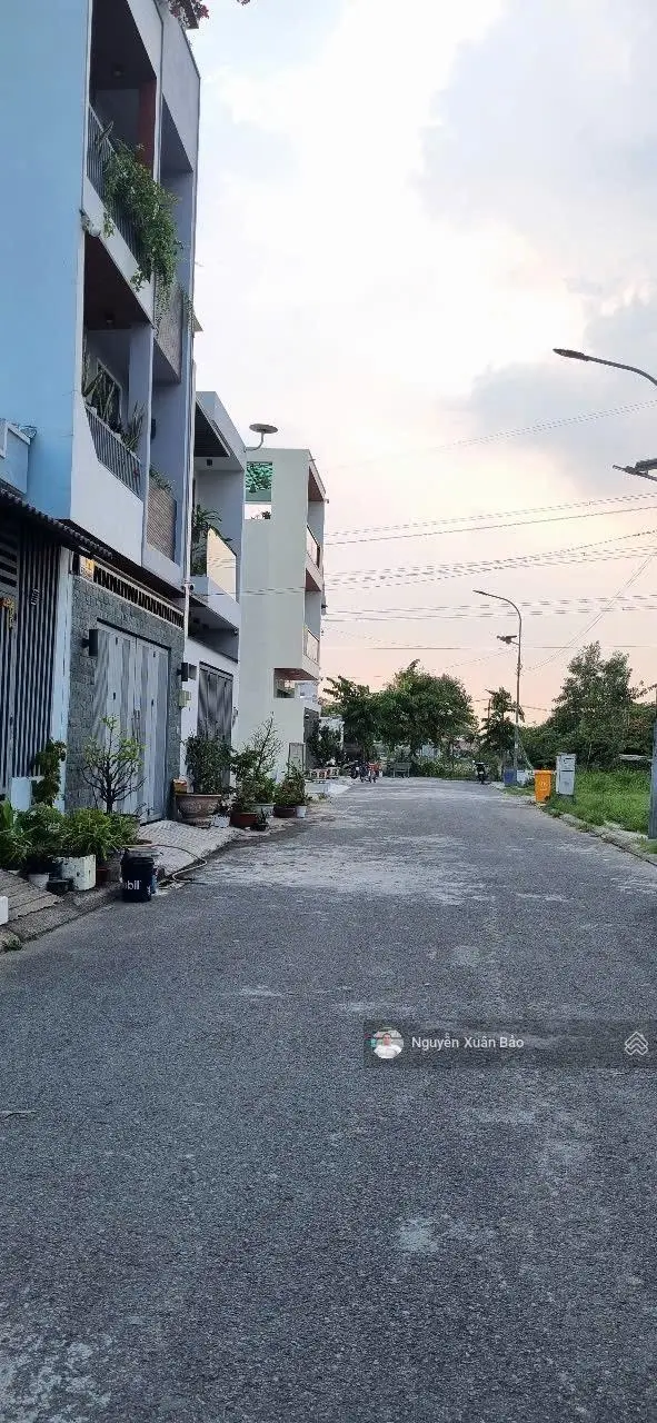 Chính chủ gửi bán căn nhà 80mv Full thổ cư, gần Chợ Bình Chánh, giá 3ty2 TL. LH 0909805425