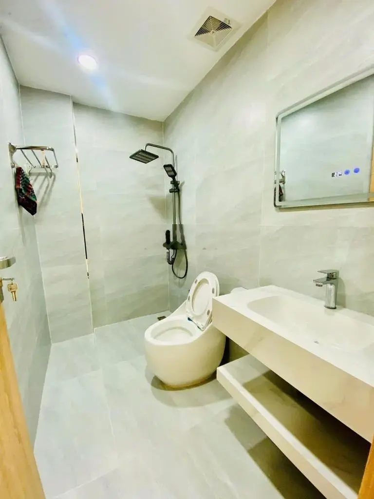 CẦN BÁN GẤP - Nhà Mặt Phố TT Cầu Giấy, Vỉa Hè 6M, Dt 66Mx8Tầng - Thang Máy - Giá Chốt 38.5TỶ