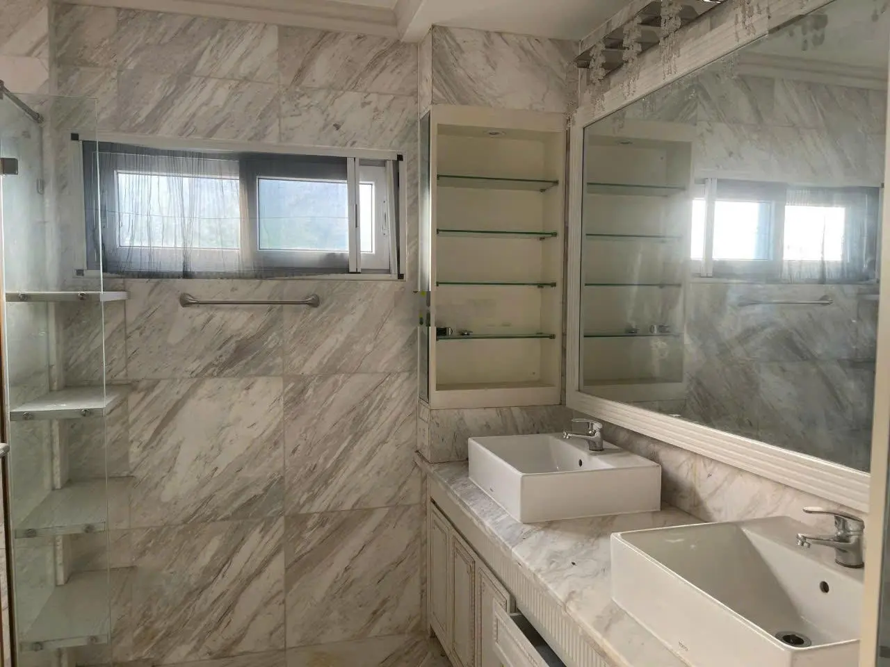 CC cần bán Biệt thự đẹp vào ở ngay, HBSV 6PN 6WC nội thất cao cấp 0909 924 ***