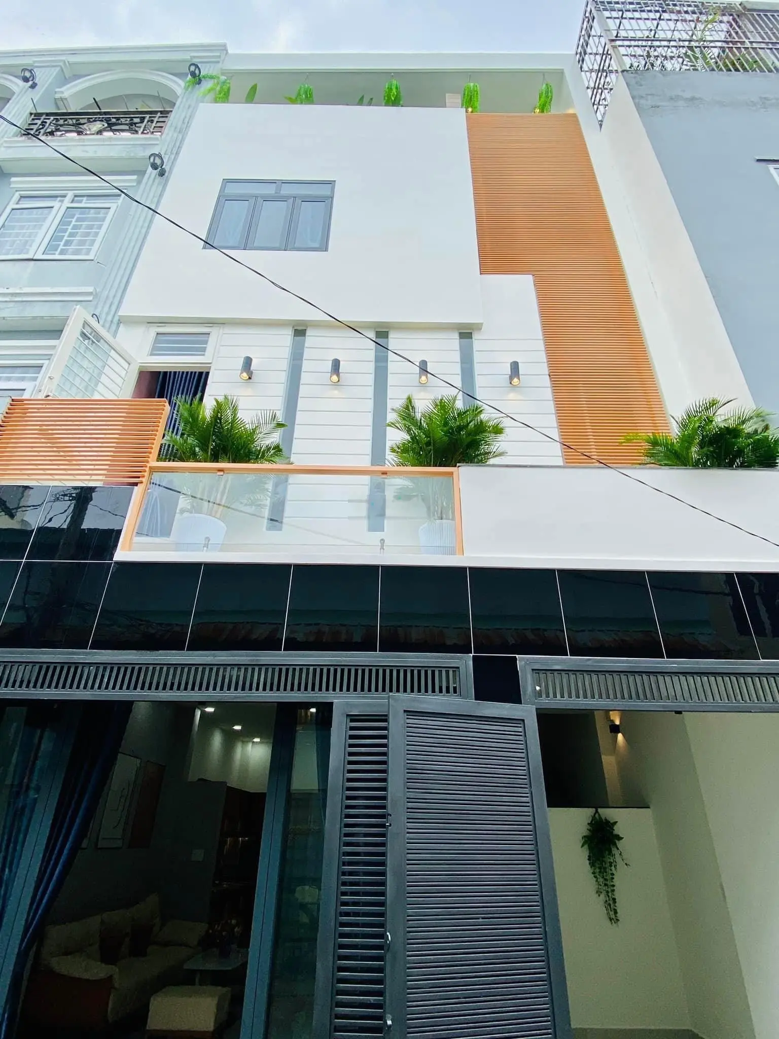 Cần bán nhà đang KD 23 tr/th Cao Thắng, Phường 3, Quận 3 - Giá:4tỷ920/70m2. 3 Tầng có sân thượng