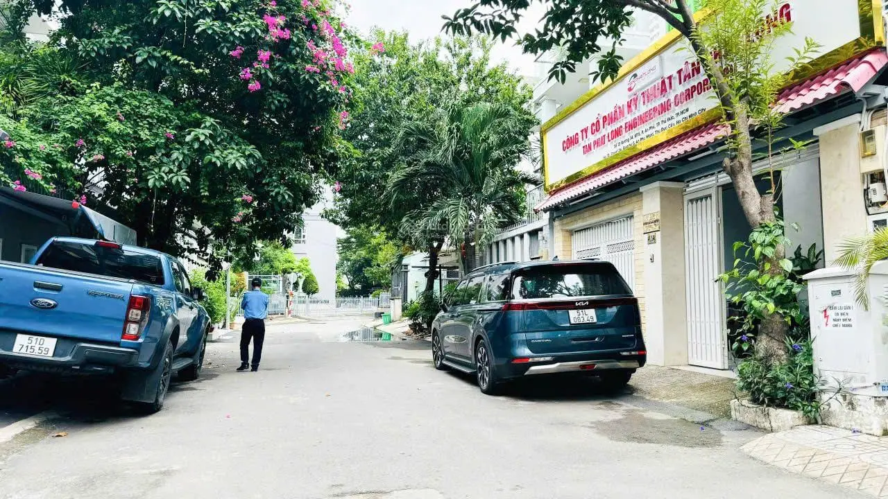 Bán nhanh: Villa mặt tiền 8x20 có hầm cực rộng: 393m2 diện tích sàn - để ở / cho thuê - chỉ 31.5 tỷ