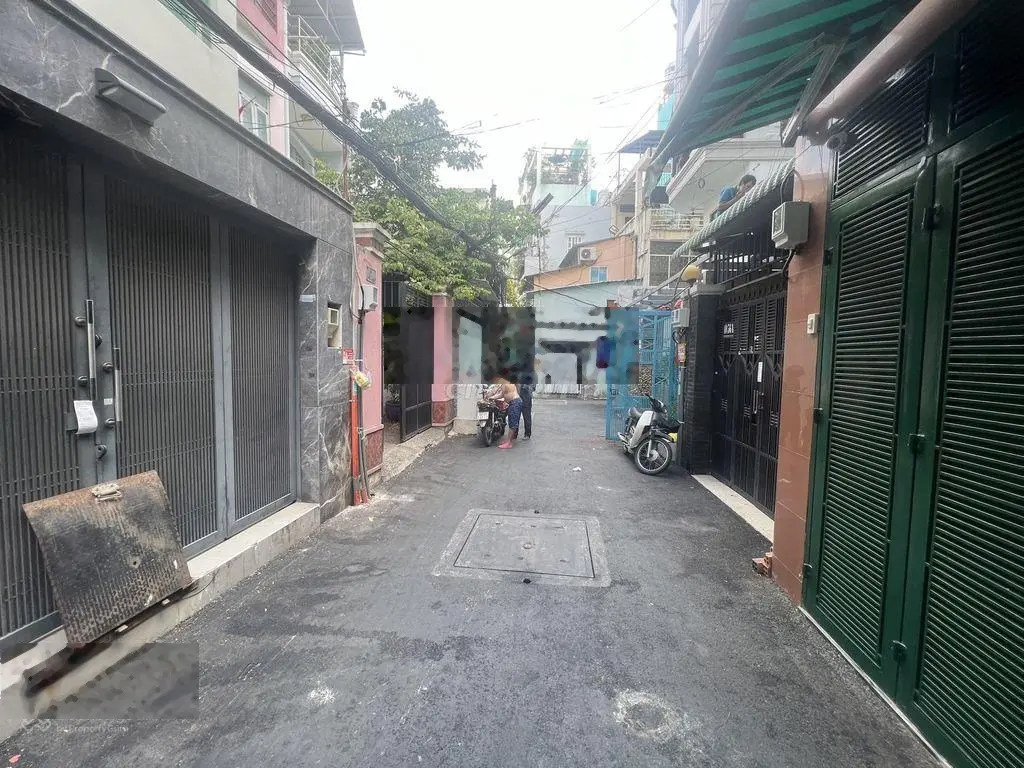 Vị Trí đẹp - HXH Cách TT ẩm thực Phan Xích Long 50 m - 4,4 x 15 m DT 68,3 m2 . Giá chỉ : 11,5 tỷ TL