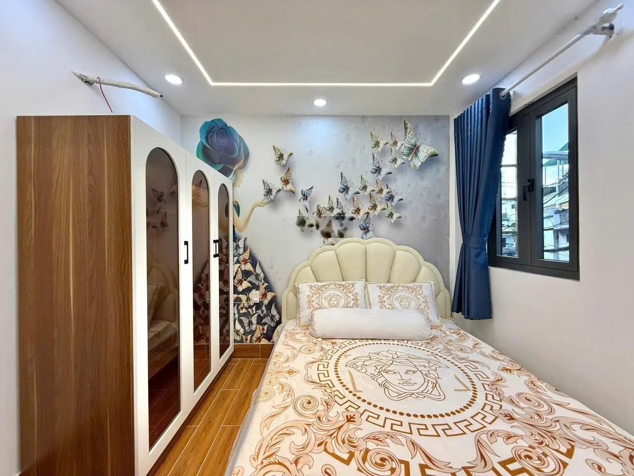 Nhà đẹp hẻm 1/, dưới 3 tỷ, hẻm trước nhà 6m, nhà trống, full nội thất mới đẹp. Liên hệ: 0906 435 ***