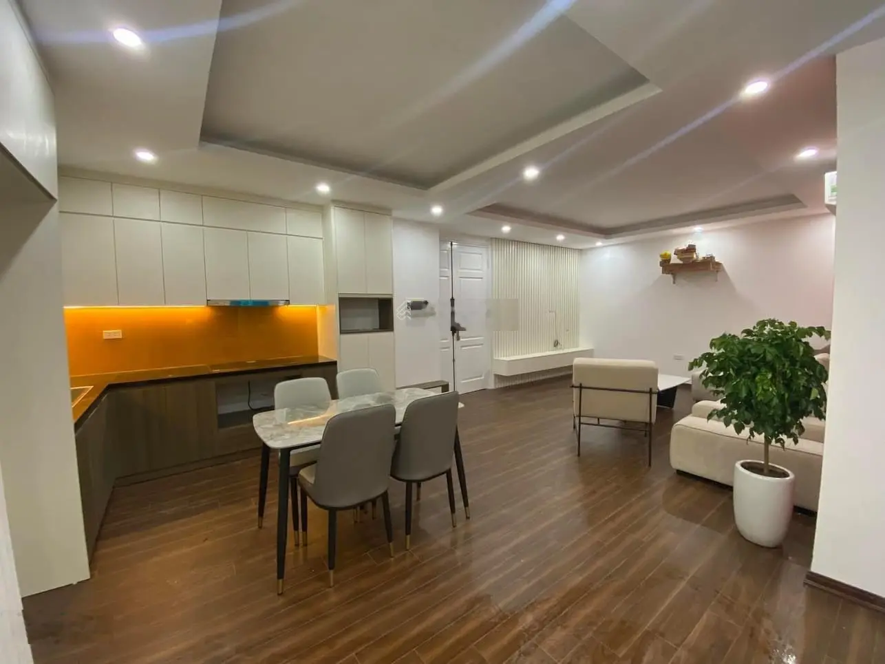 Bán gấp căn hộ 3 PN 100m2 tại 789 Bộ Tổng Tham Mưu - BQP, 5 tỷ VND