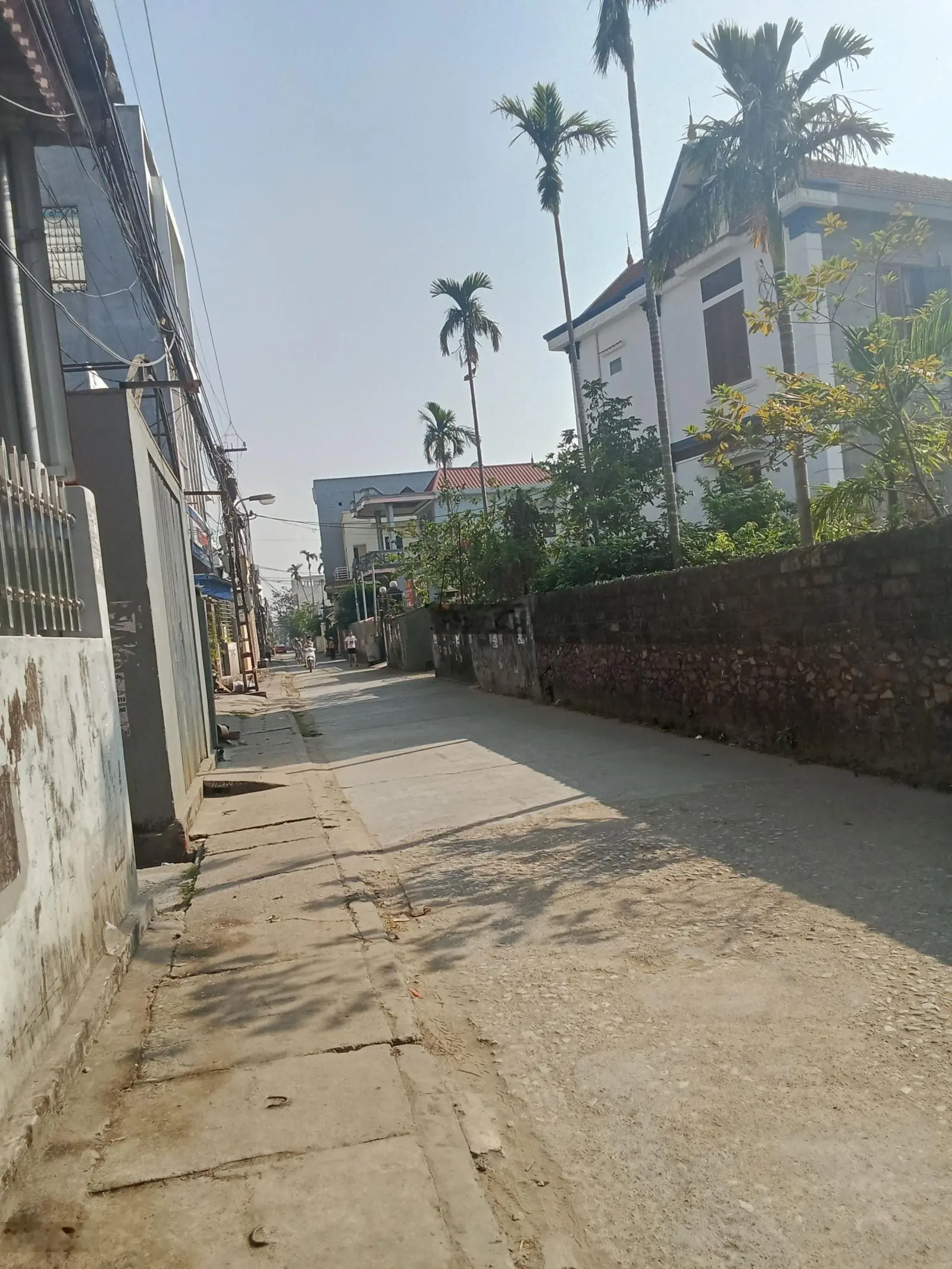 Bên em ra 4 F0 Thủy Triều - Thủy Nguyên - Hải Phòng. Diện tích: 60m2, ngang: 4 - 5,9m. Giá: 9xxtr