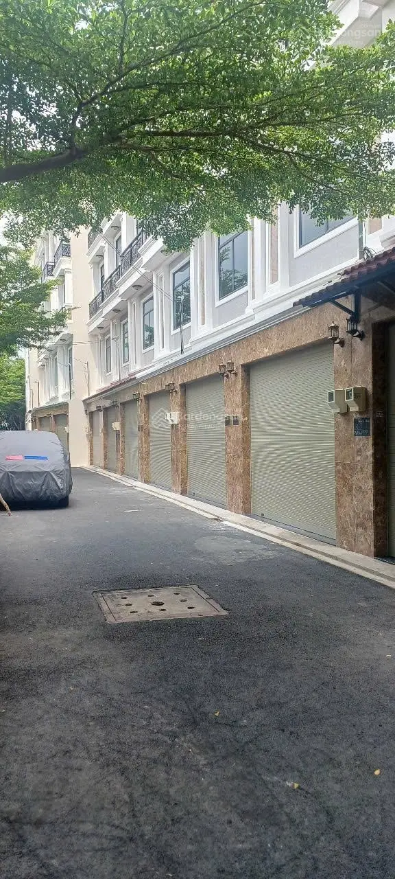 Nhà phố ven sông Sài Gòn nối liền KĐT Vạn Phúc nhưng giá chỉ bằng 1 nửa, Giá như căn hộ, Sổ Hồng