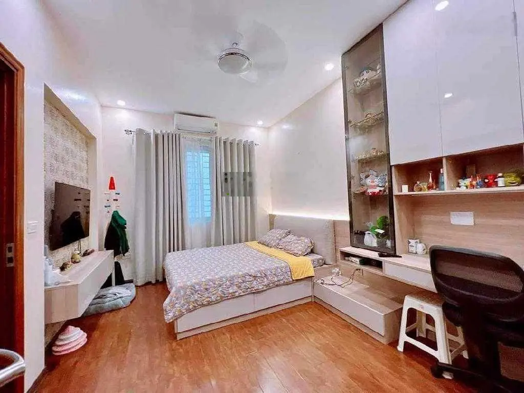(DT 122m2 mặt tiền 10m) biệt thự 3 thoáng - sân vườn giá 24.2 tỷ đÔng Quan Nghĩa Đô Cầu Giấy