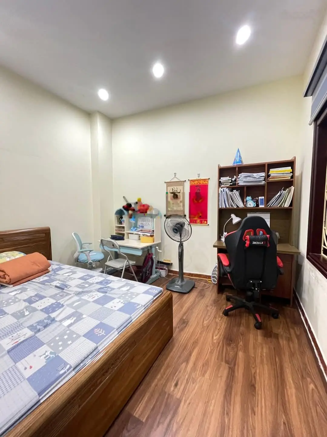 Bán nhà cổ nhuế. 58 m2, 3 tầng, lô góc, cách mật phố ô tô tránh kinh doamh 30 m, giá 8.2 tỷ