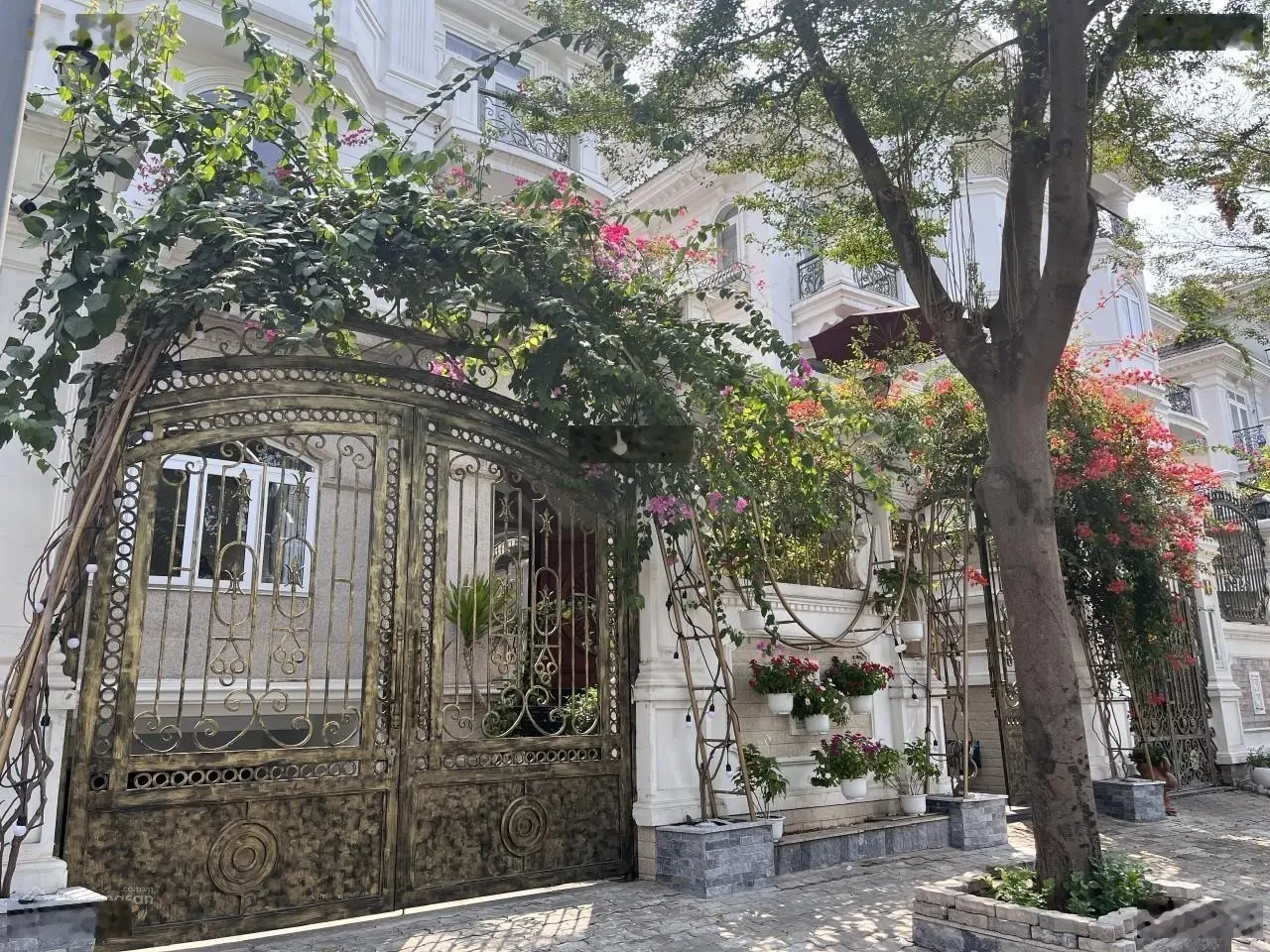 Bán căn biệt thự SL Cityland có hầm thang máy, Nguyễn Thị Thập P.Tân Phú Quận 7, đối diện công viên