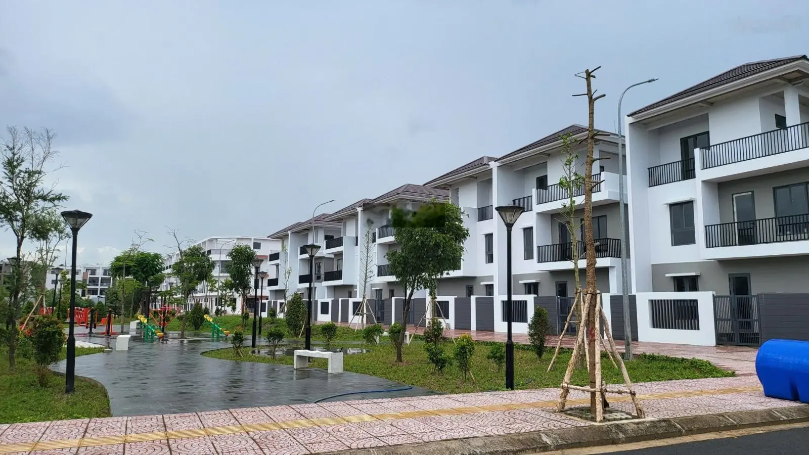 Nhà phố liền kề mặt tiền ngay trung tâm Trà Vinh