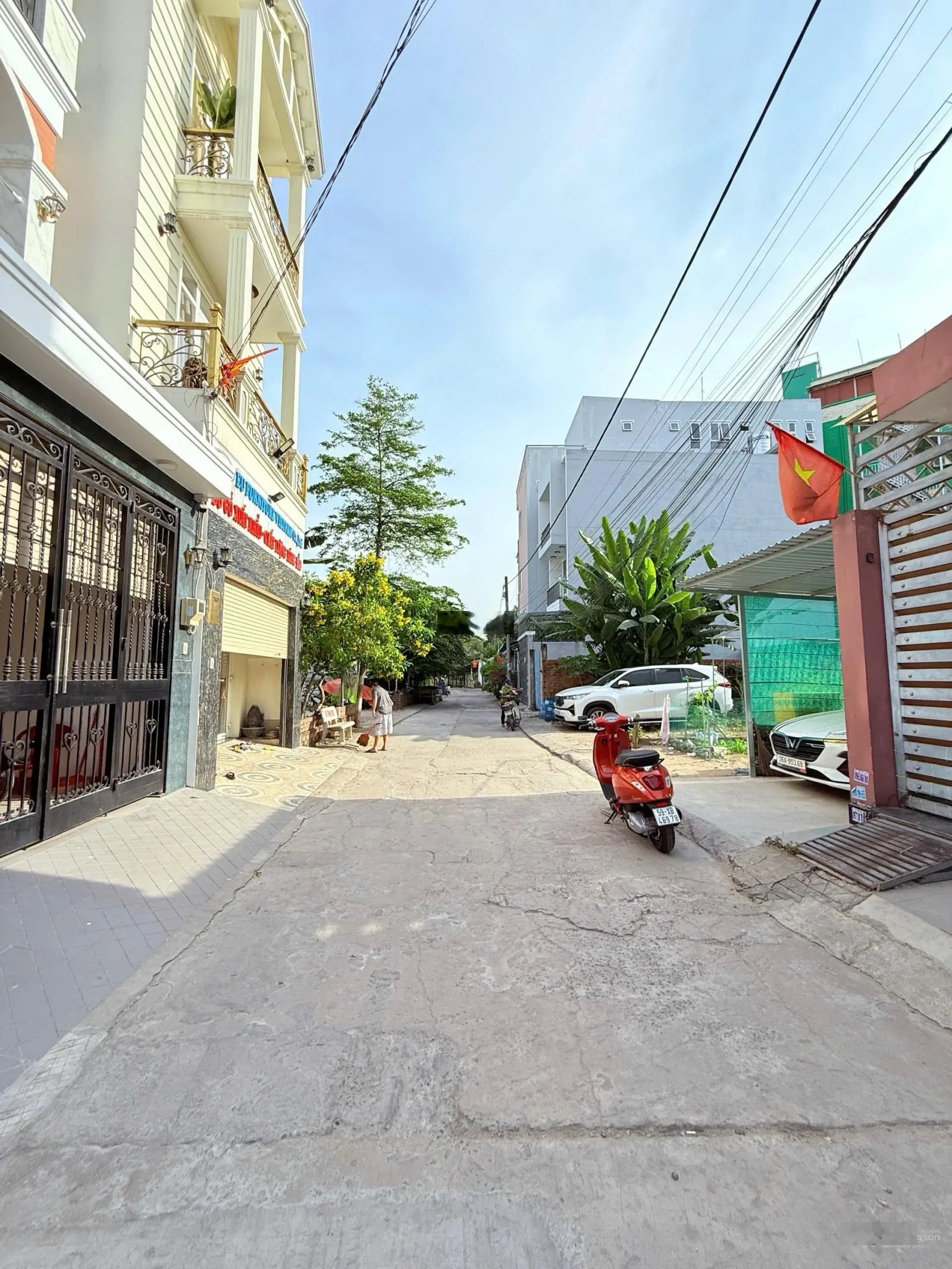 Bán gấp nhà 1T3L, gần trường đại học Ngân Hàng, xây kiên cố,4PN,đường rộng 6m,khu an ninh. Hơn 7tỷ
