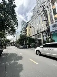 Bán Nhà Mặt Tiền Nguyễn Cửu Vân Địa Điểm Vàng Kết Nối Quận 1 & Bình Thạnh, Giá Giảm Sâu!