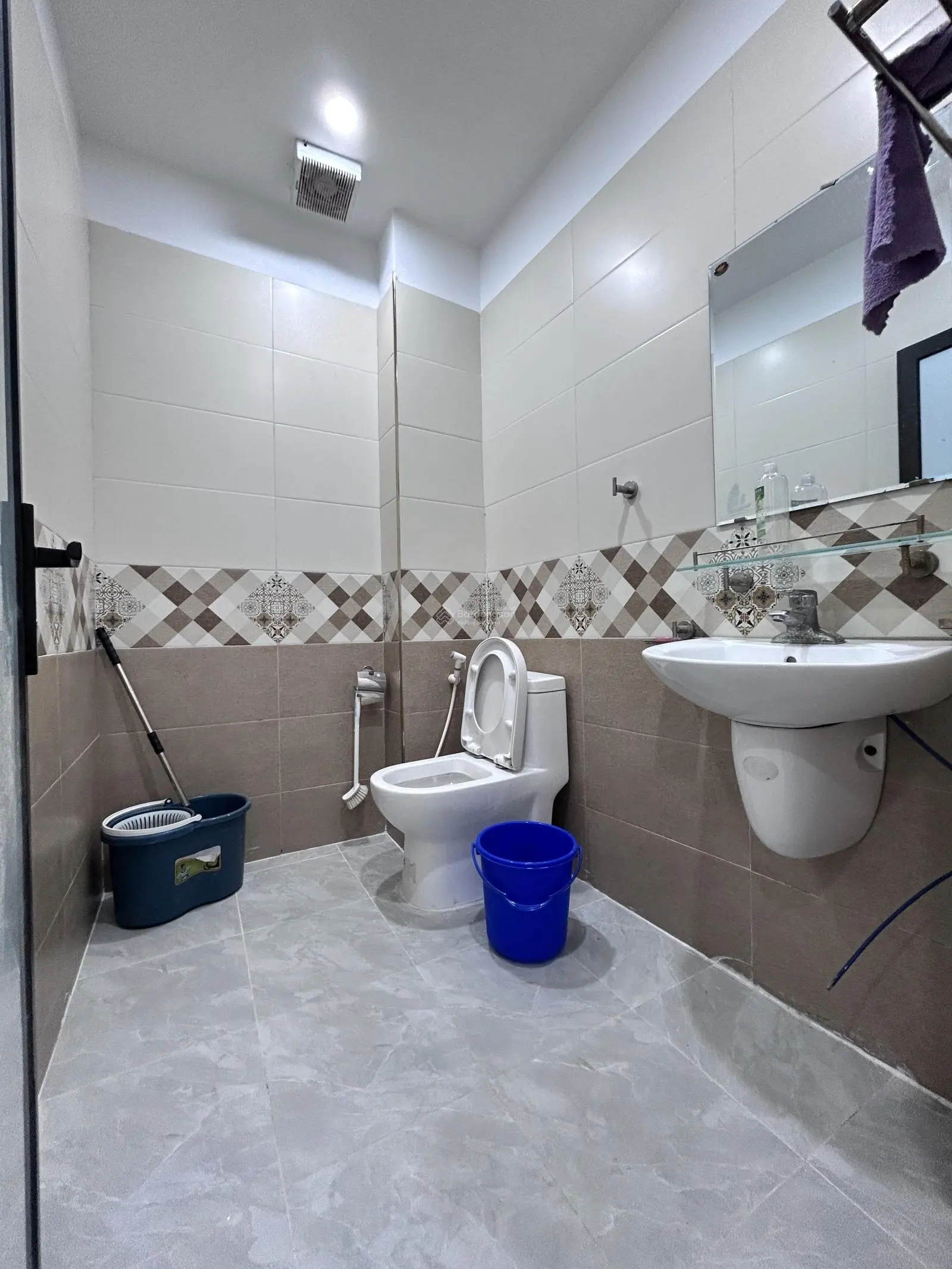 Nhà dân xây độc lập, TĐC Vườn Hồng vẫn còn mới nguyên, 3 tầng, 4 tỷ 7