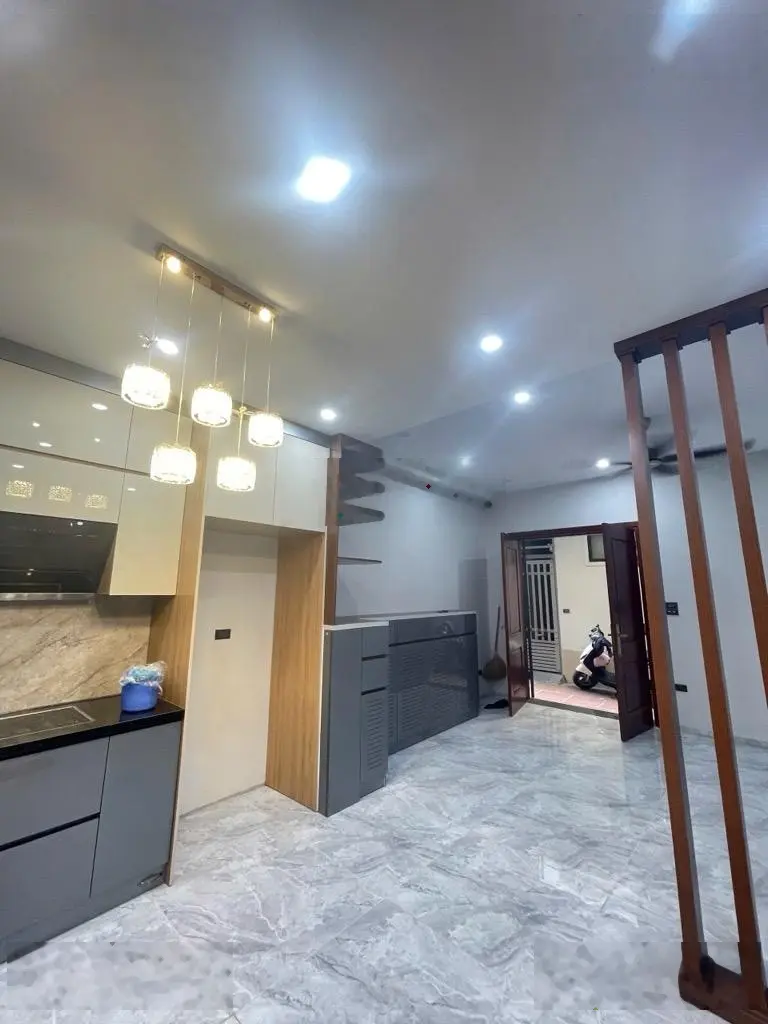Bán Nhà Nguyễn Lương Bằng 32m 5 Tầng Ngõ Thông Gần Phố Chỉ 5.4 Tỷ
